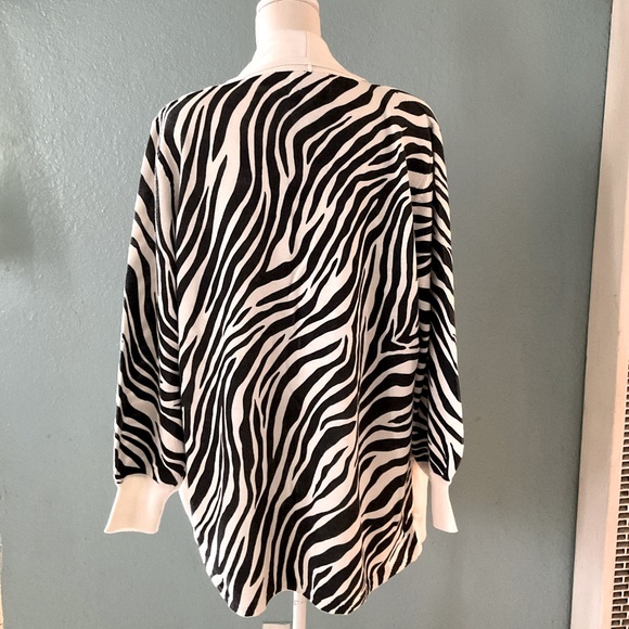 Side Effects Zebra Print Knit Sweater Cardigan. - Picture 2 of 7